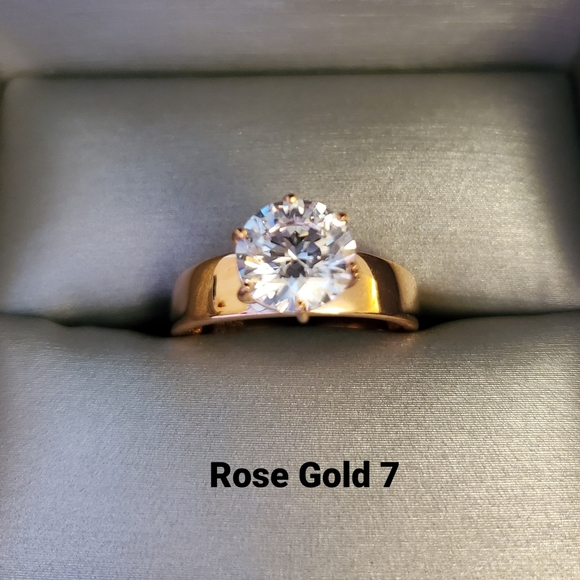 New Bella Luce Solitaire - Picture 4 of 4